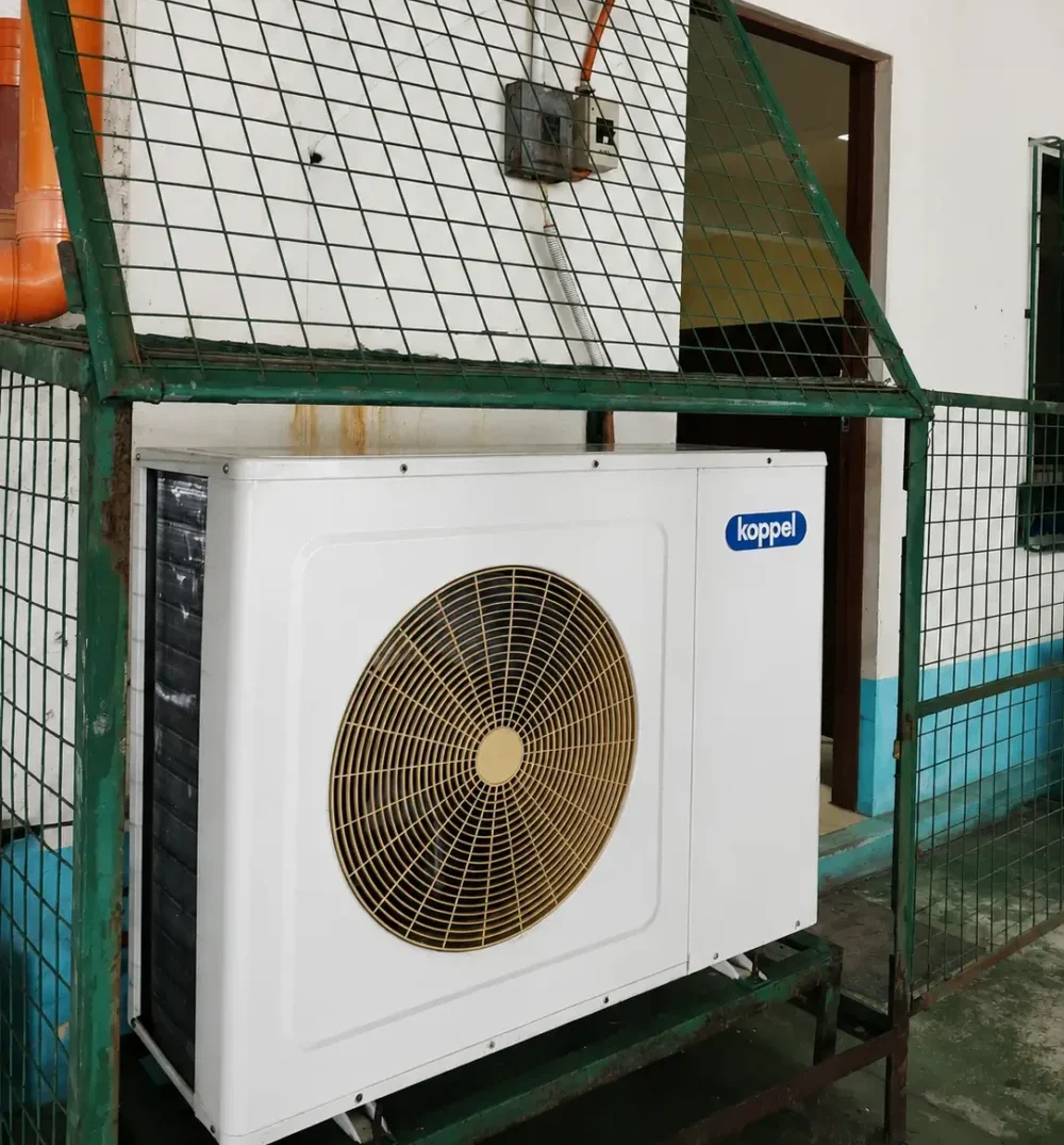 Commercial refrigeration storage room